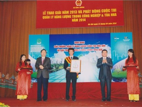 	CÔNG TY TNHH TOTO VIỆT NAM NHẬN GIẢI THƯỞNG “QUẢN LÝ NĂNG LƯỢNG TRONG CÔNG NGHIỆP VÀ TÒA NHÀ NĂM 2013”	