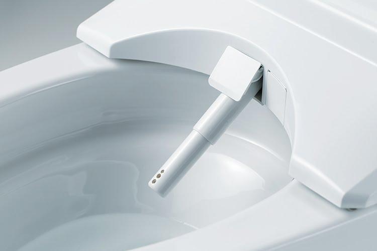 Tiết kiệm giấy cùng nắp bàn cầu thông minh Washlet	